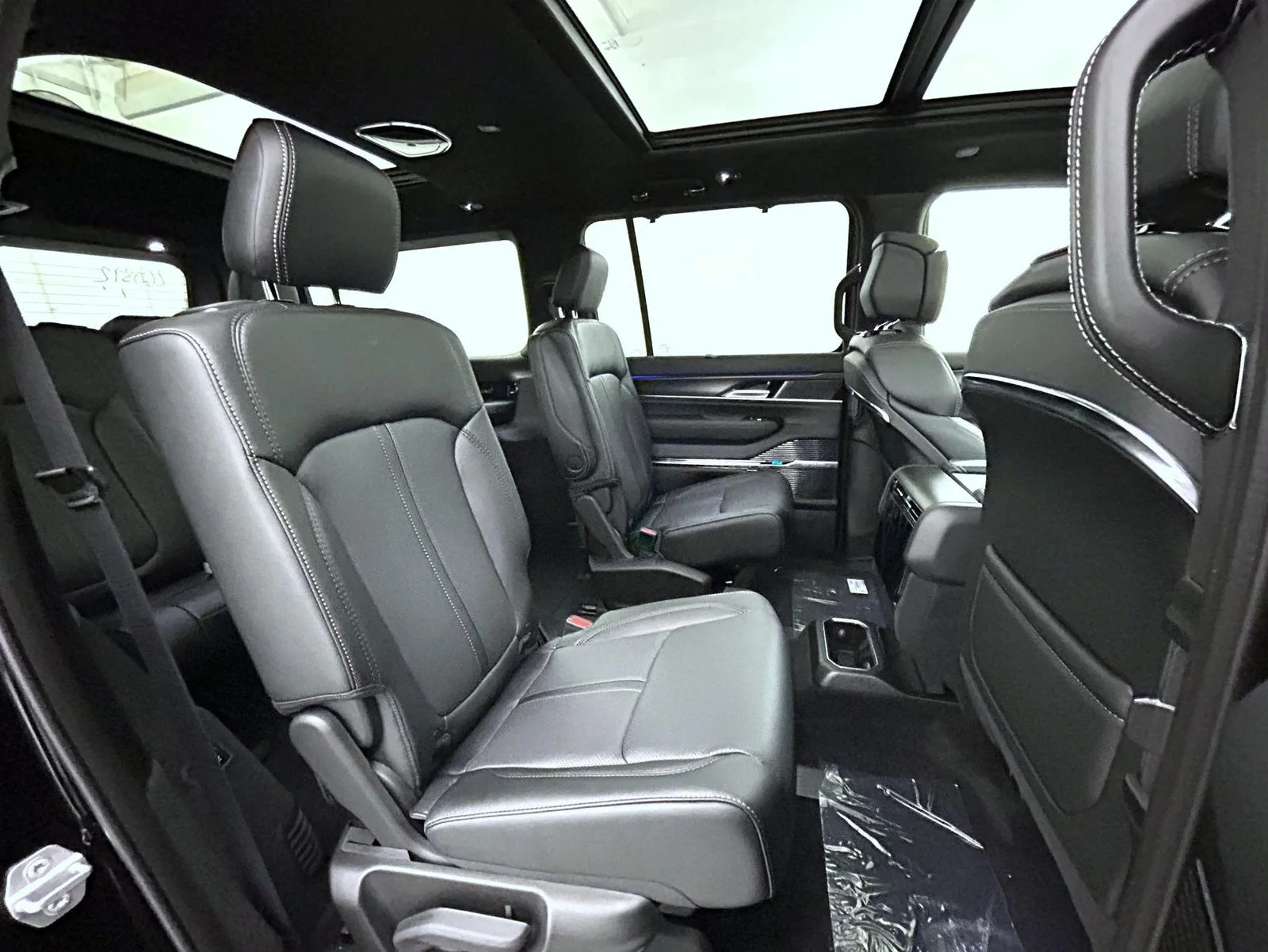 New 2026 Black Jeep Summit Obsidian image 19