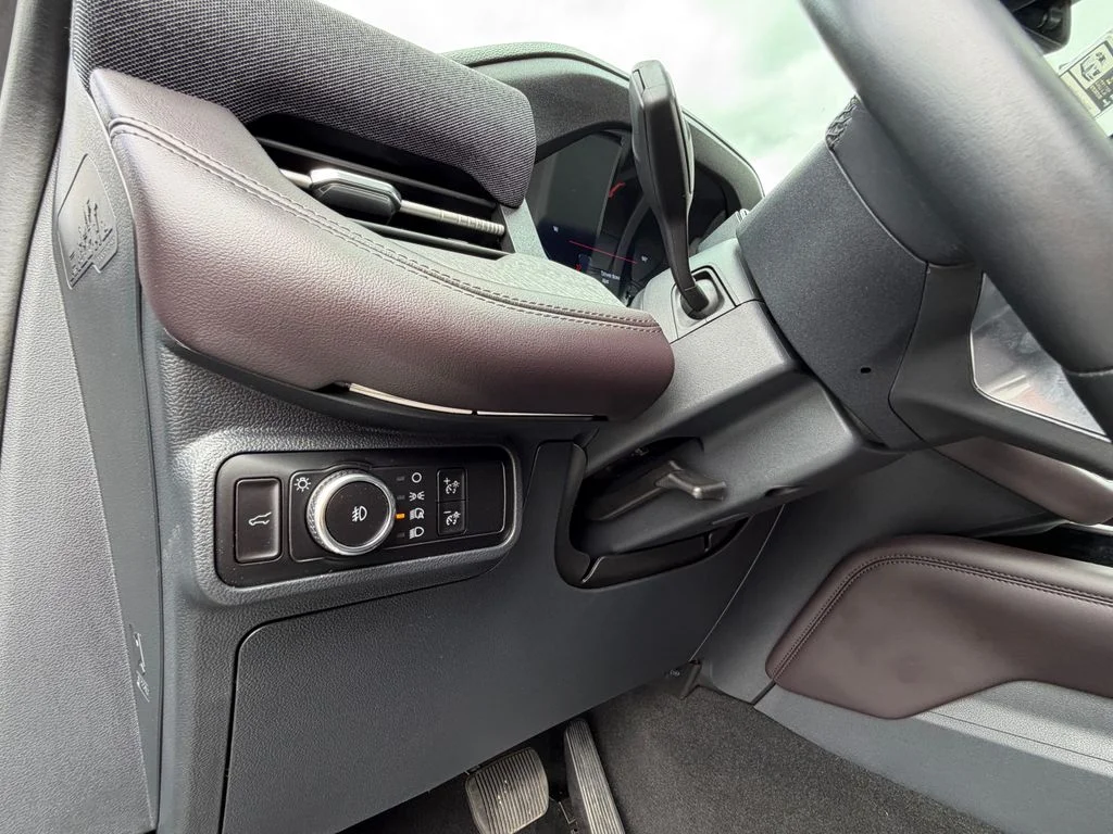 Used 2025 Gray Ford Platinum image 30