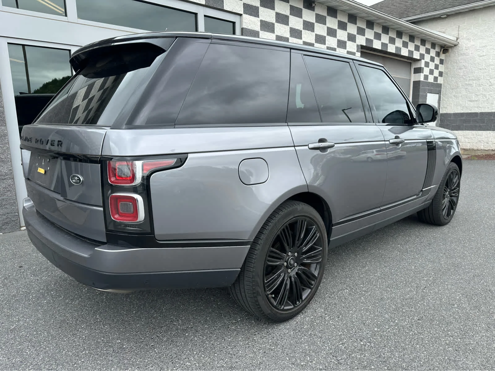 Used 2021 Eiger Grey Metallic Land Rover Westminster image 6