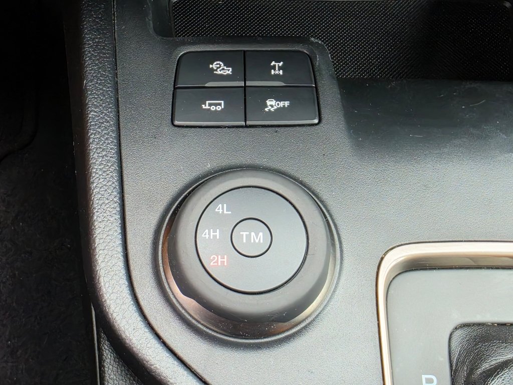 Used 2023 Shadow Black Ford XLT image 13