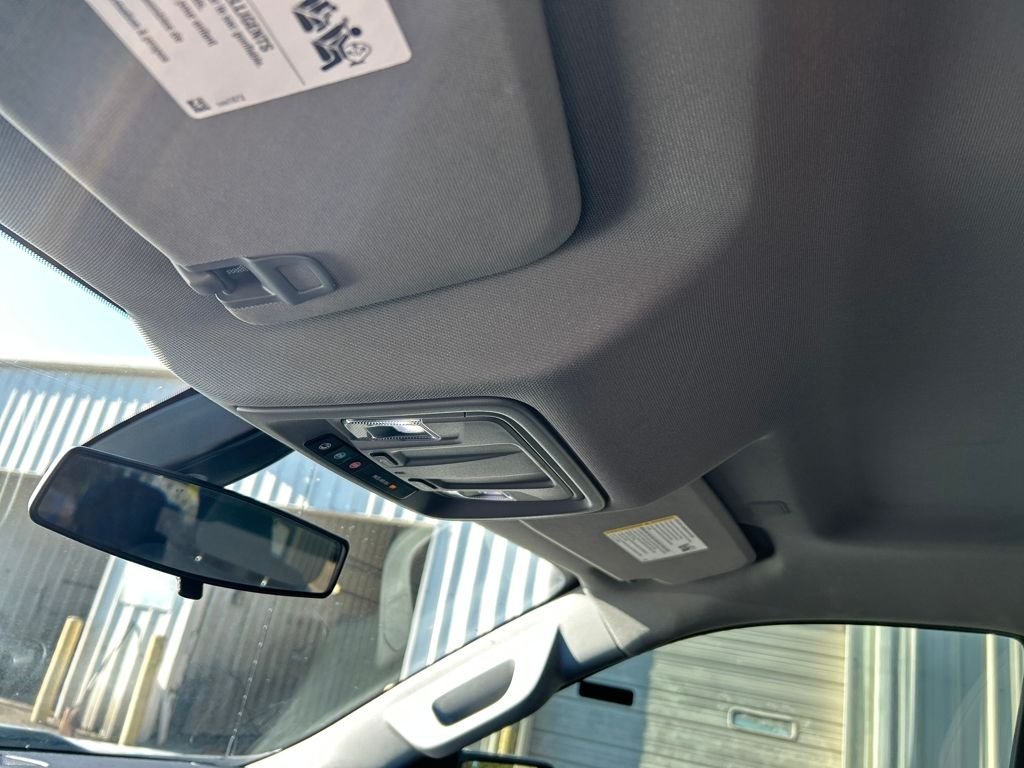 Used 2022 White Chevrolet LT image 22