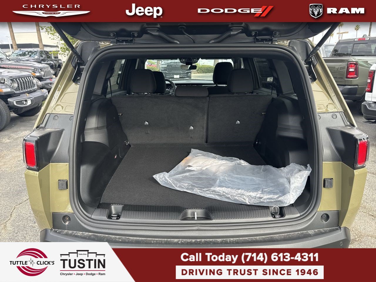 New 2027 41 Paint Jeep Laredo image 37