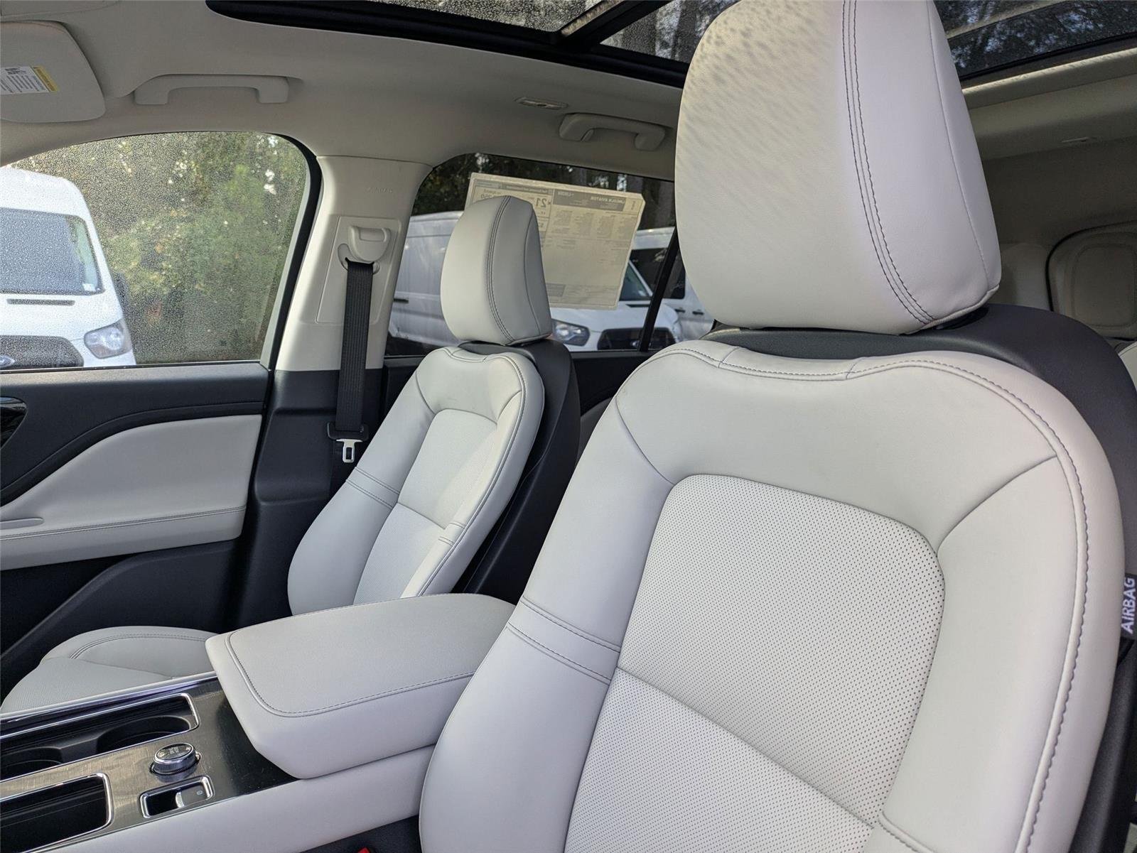 Used 2026 Whisper Blue Metallic Clearcoat Lincoln Premiere image 14