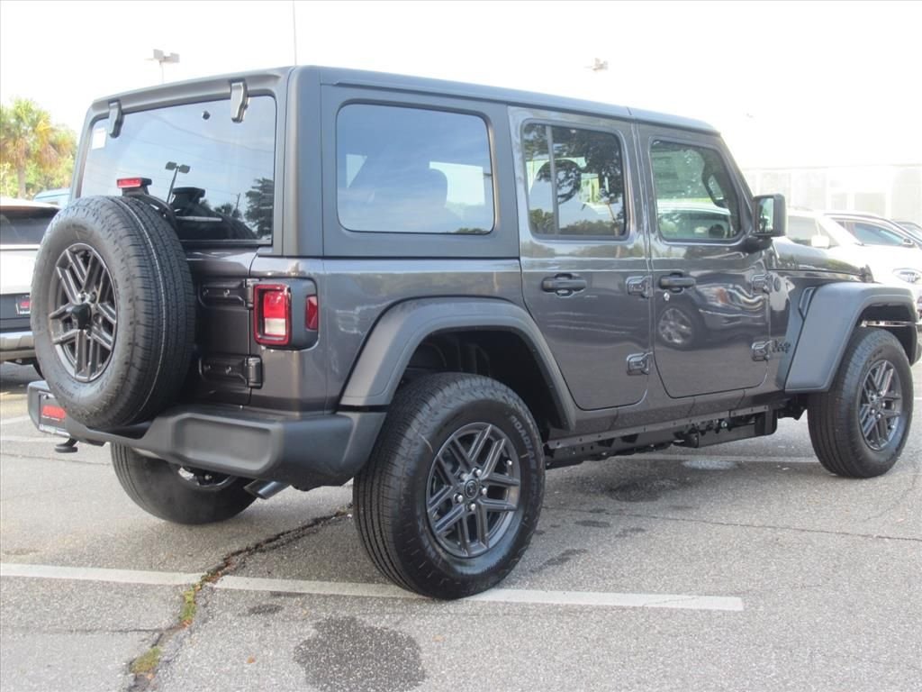 New 2026 Granite Crystal Metallic Clear-Coat Exterior Paint Jeep Sport S image 6