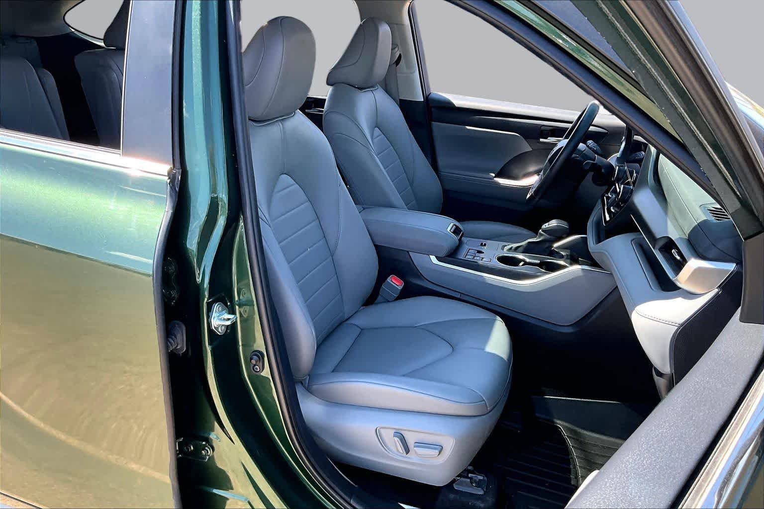 Used 2024 Cypress Toyota XLE image 9