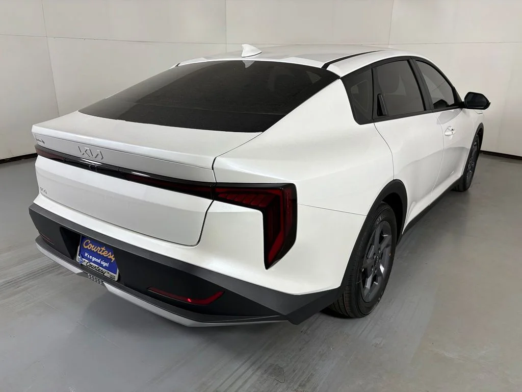New 2026 Snow White Pearl Kia LXS image 8