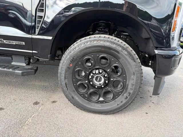 New 2026 Agate Black Metallic Ford F-250® Lariat® image 18