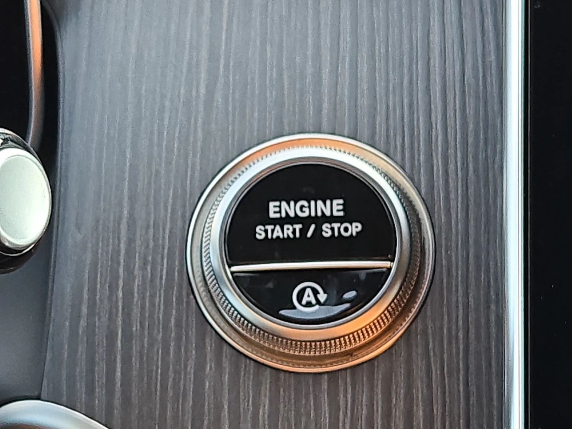 Used 2025 Black Mercedes-Benz GLC 300 image 18