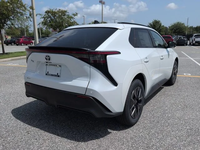 New 2026 Wind Chill Pearl Toyota XLE image 4