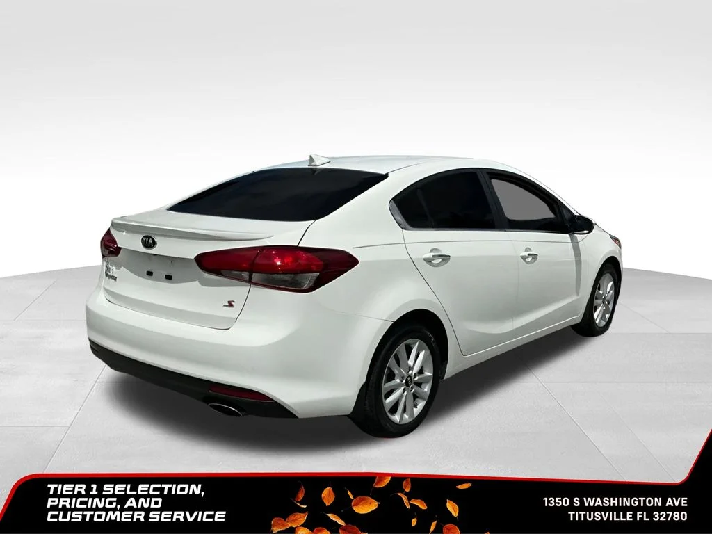 Used 2017 White Kia S image 8