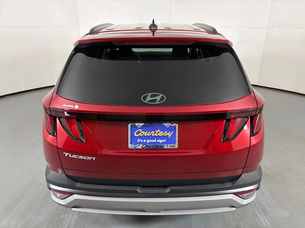 Used 2025 Red Hyundai SEL image 8