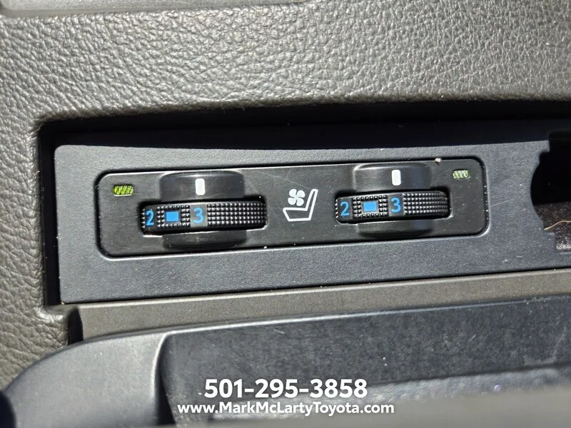 Used 2013 Mica LEXUS FWD 4DR image 23