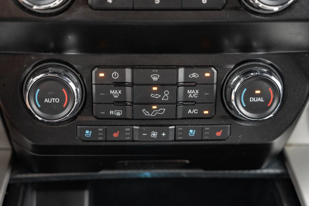 Used 2020 Black Metallic Ford Lariat image 18