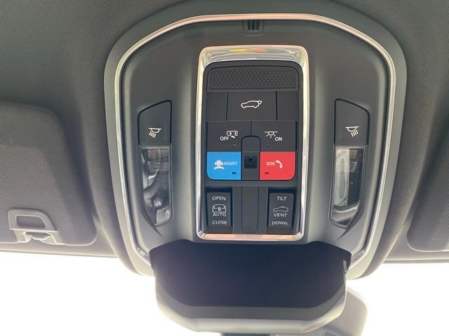 Used 2025 Black Jeep Altitude X image 19