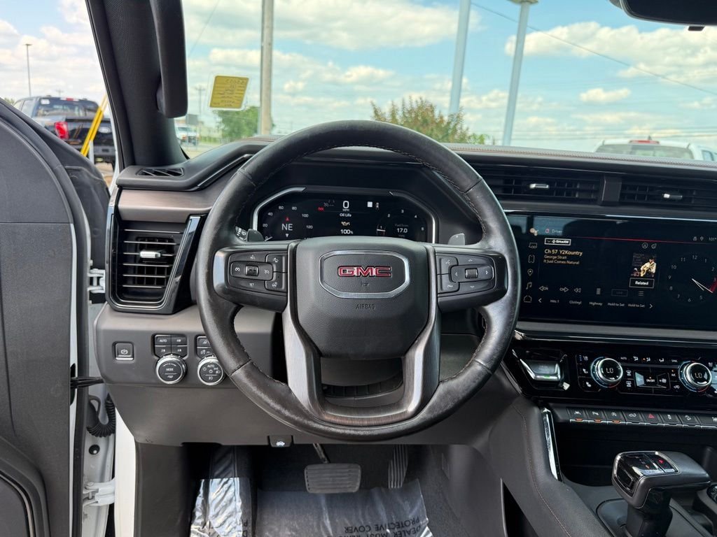 Used 2022 White GMC AT4 image 16