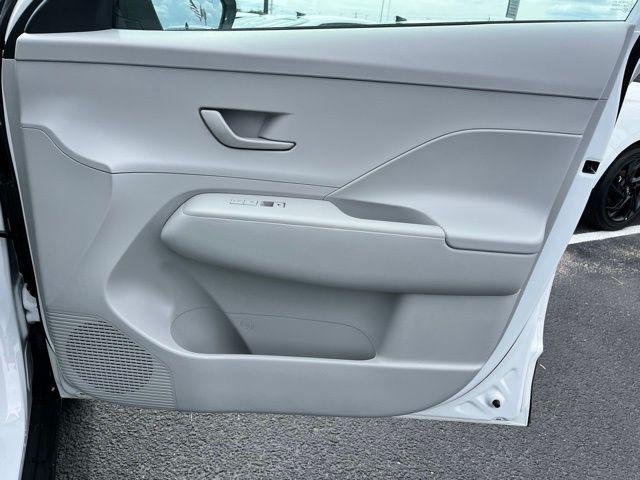 New 2026 White Hyundai SE FWD image 23