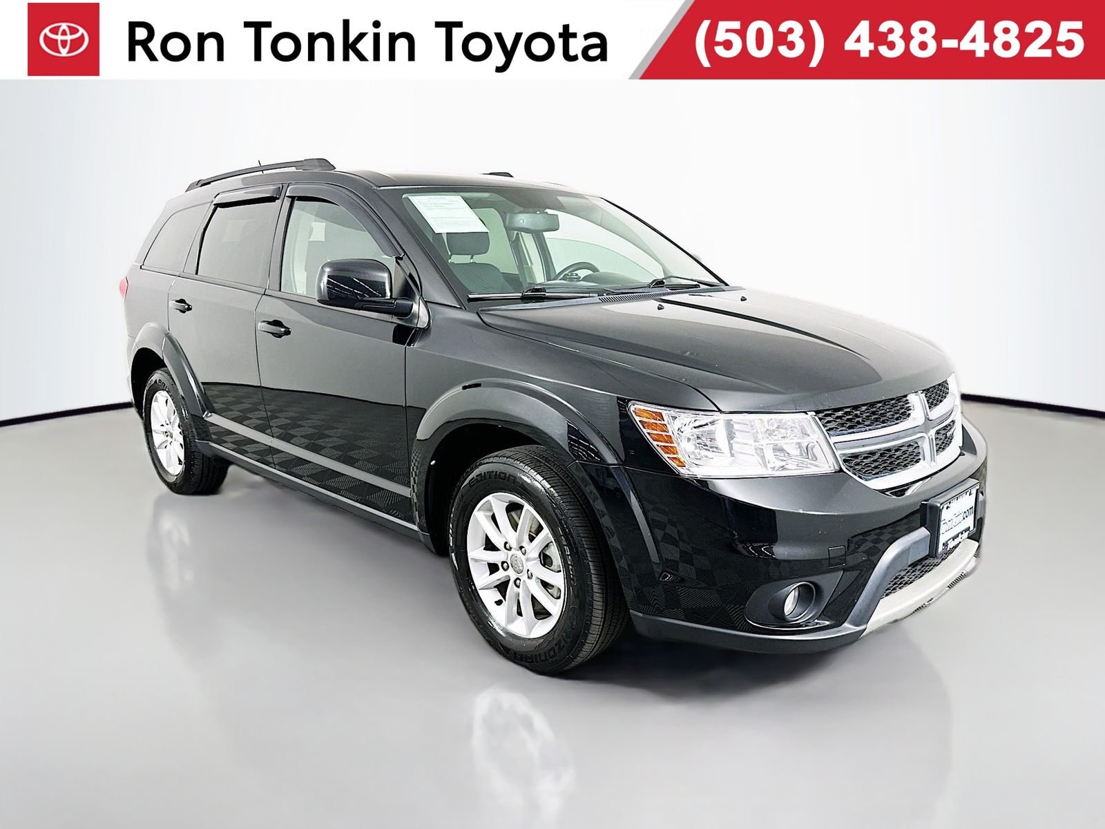 Used 2016 Pitch Black Clearcoat Dodge SXT image 1