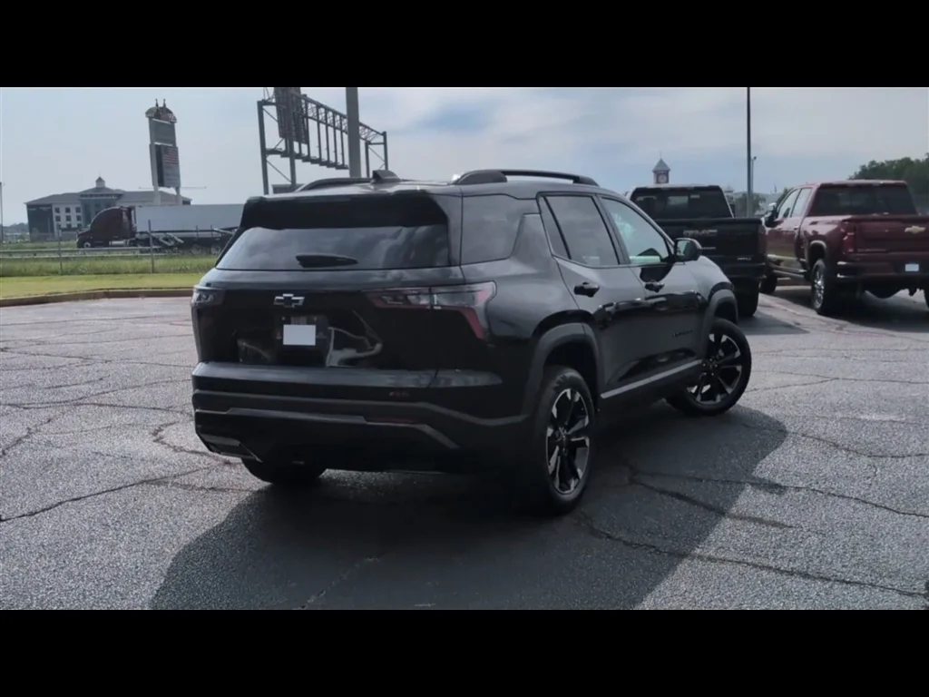 New 2026 Mosaic Black Metallic Chevrolet RS image 32