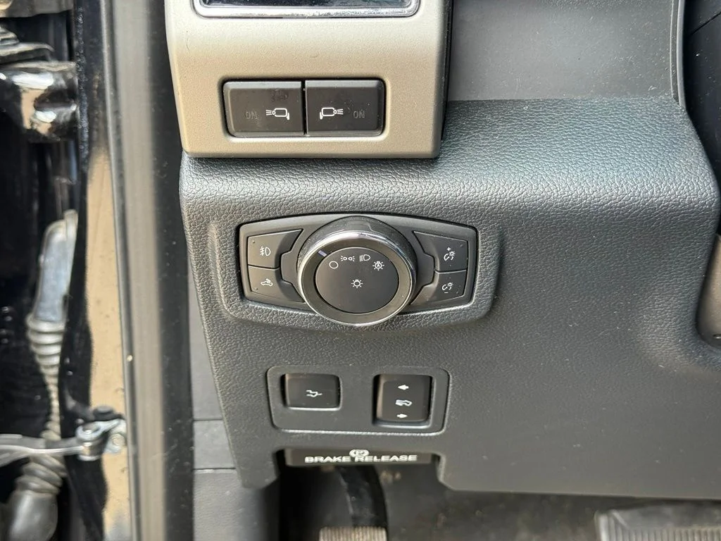 Used 2022 Black Ford Lariat image 19
