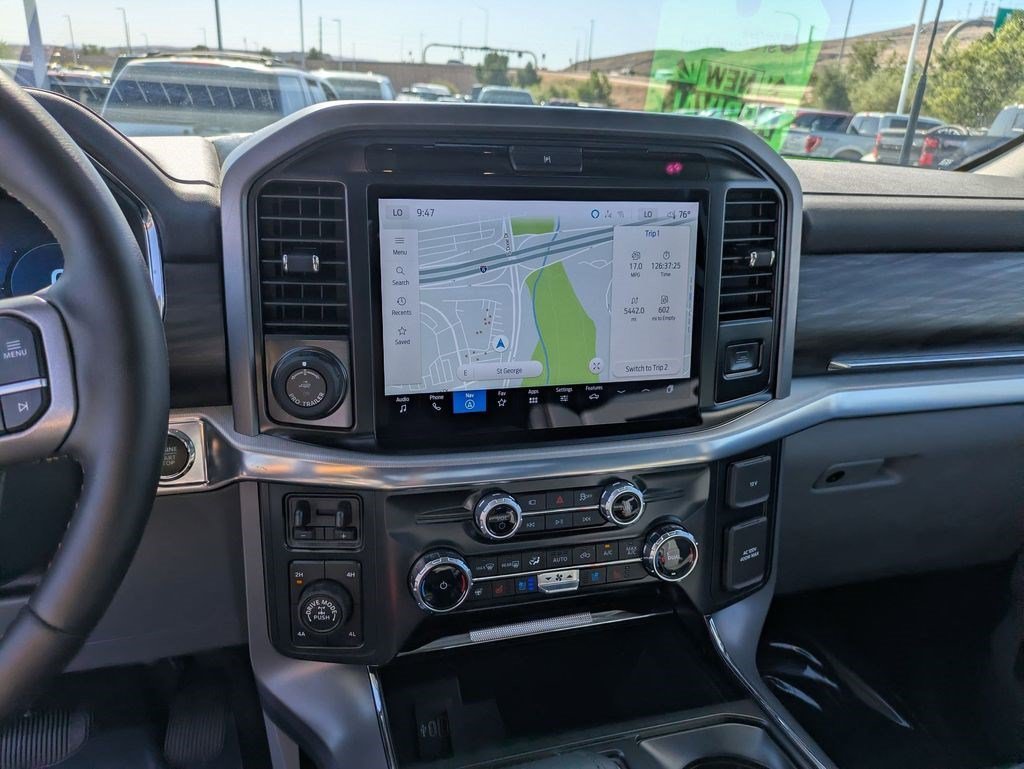 Used 2025 Gray Metallic Ford LARIAT image 24