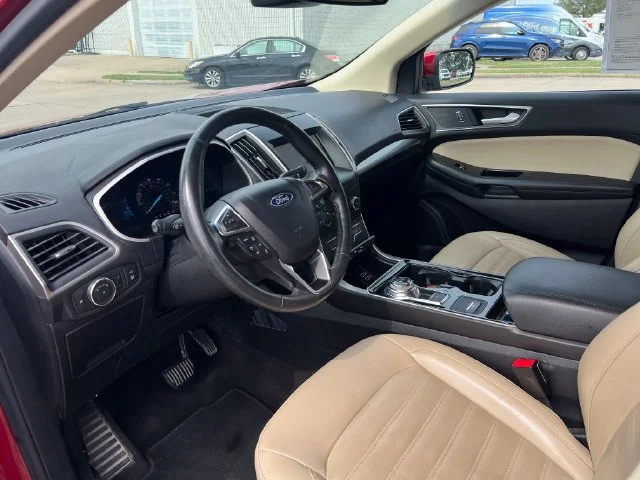 Used 2020 Red Ford SEL image 31