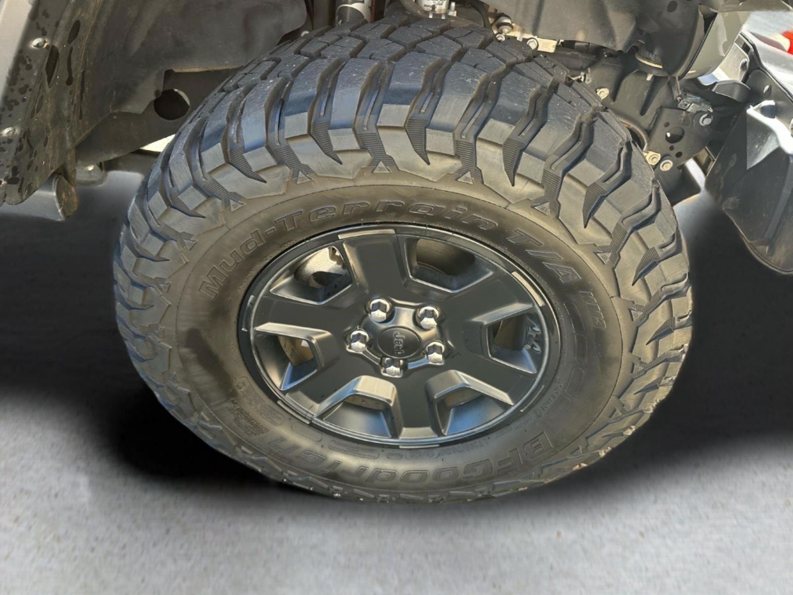 Used 2022 Sting-Gray Clearcoat Jeep Mojave image 19