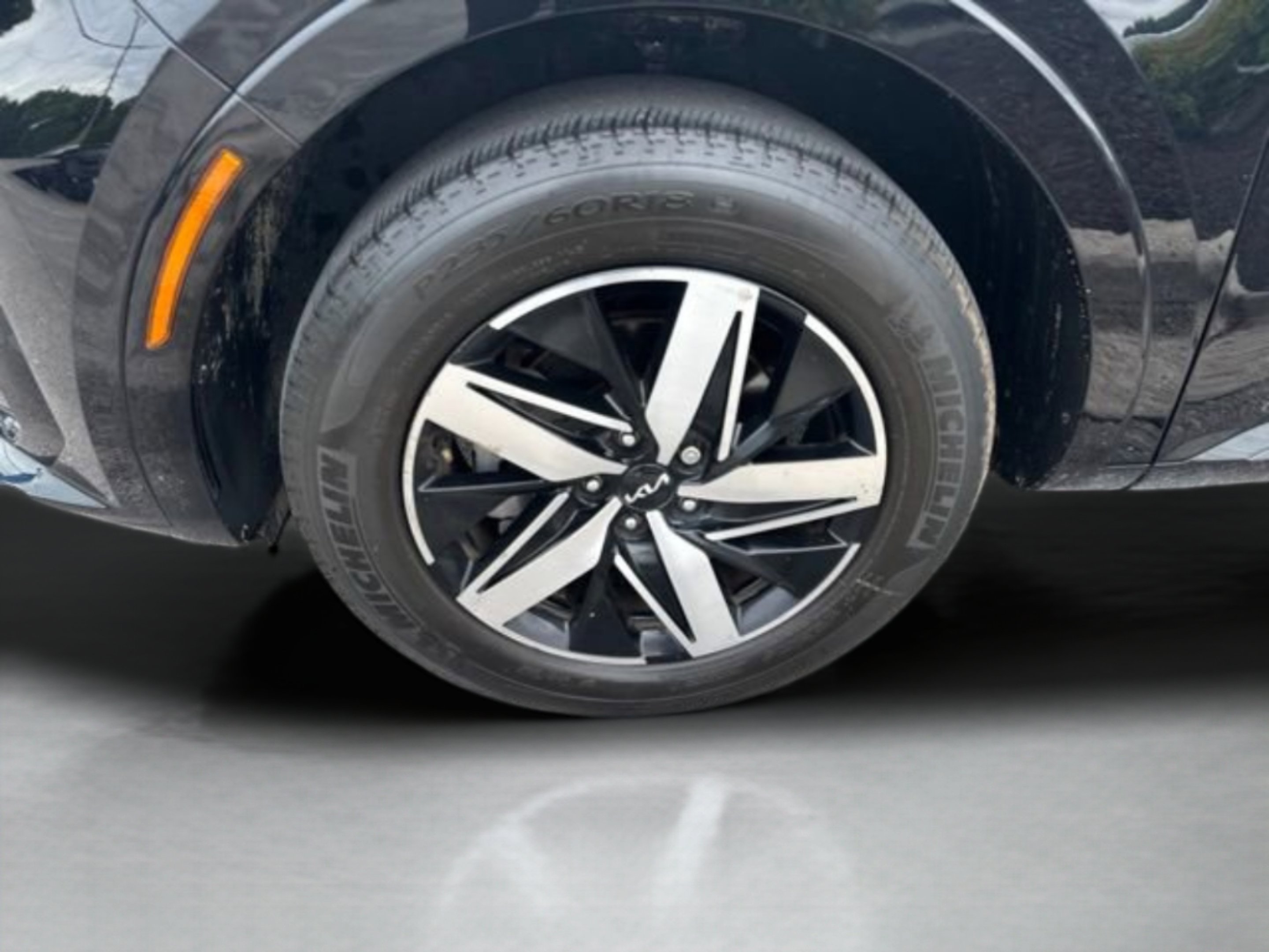 Used 2023 Ebony Black Kia S image 37