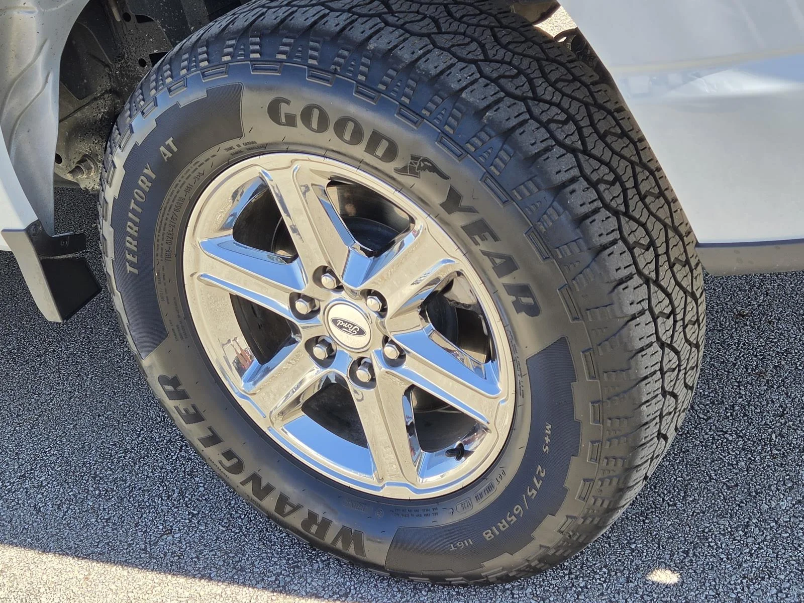 Used 2025 Oxford White Ford XLT 4WD SuperCrew 5.5