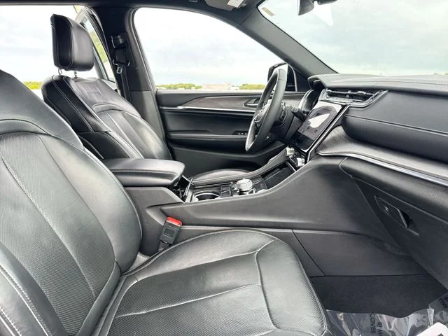 Used 2022 Black Jeep Overland 4xe image 25