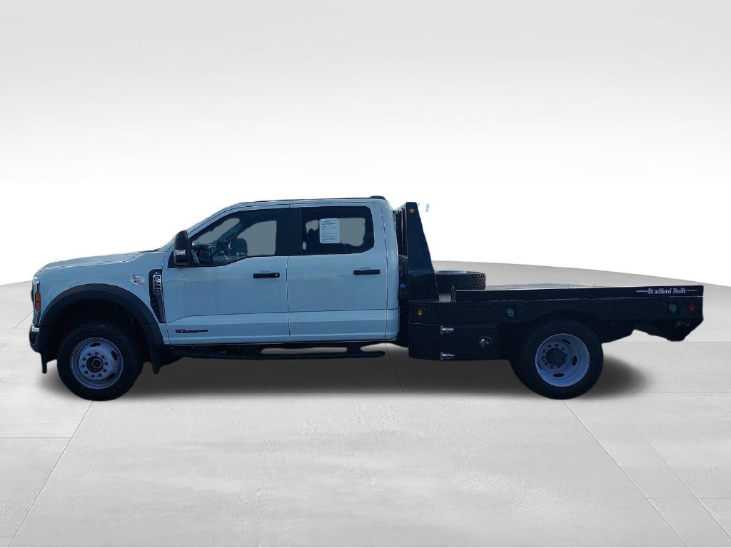 2025 Ford F-550 Super Duty Chassis Cab XL - Photo 2
