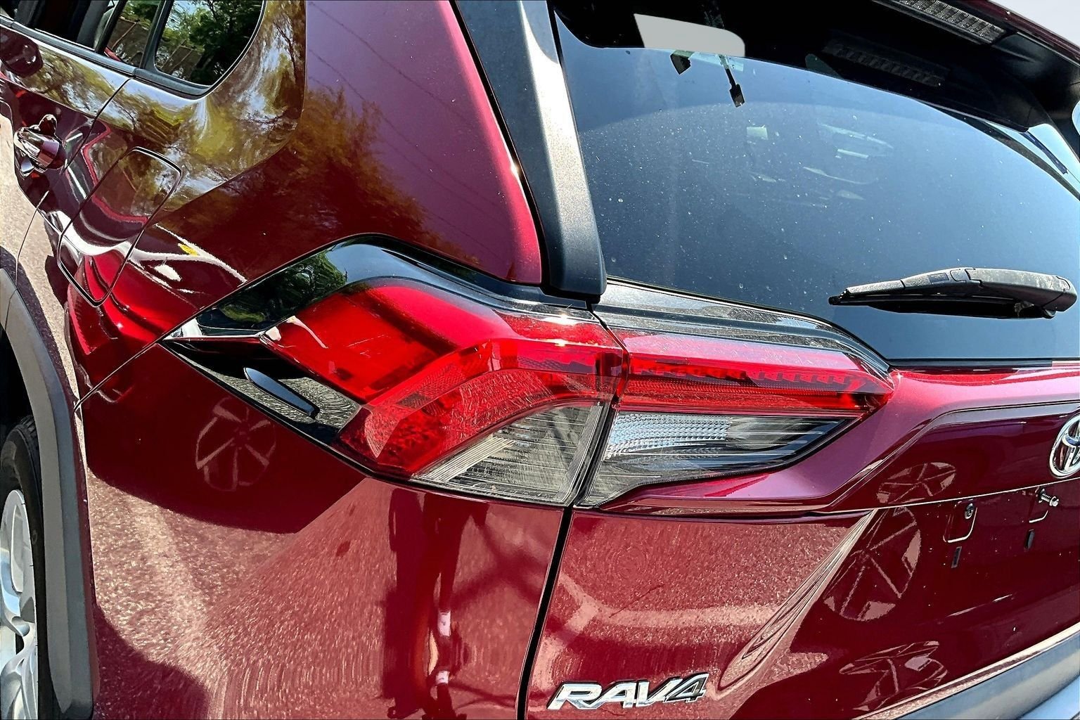 Used 2020 Red Toyota LE image 21