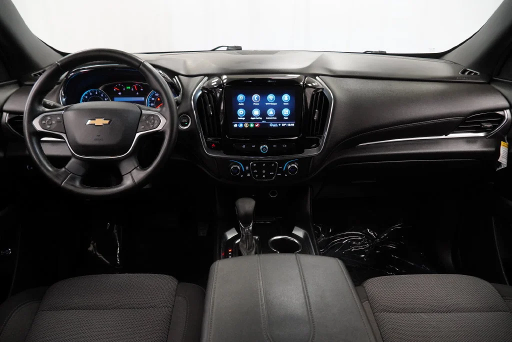 Used 2023 STERLING GRAY METALLIC Chevrolet LT Cloth image 3
