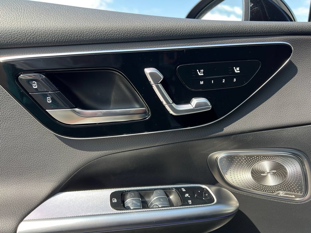 New 2026 Obsidian Black Metallic Mercedes-Benz GLC 300 image 47