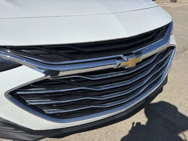 Used 2025 White Chevrolet LT image 4