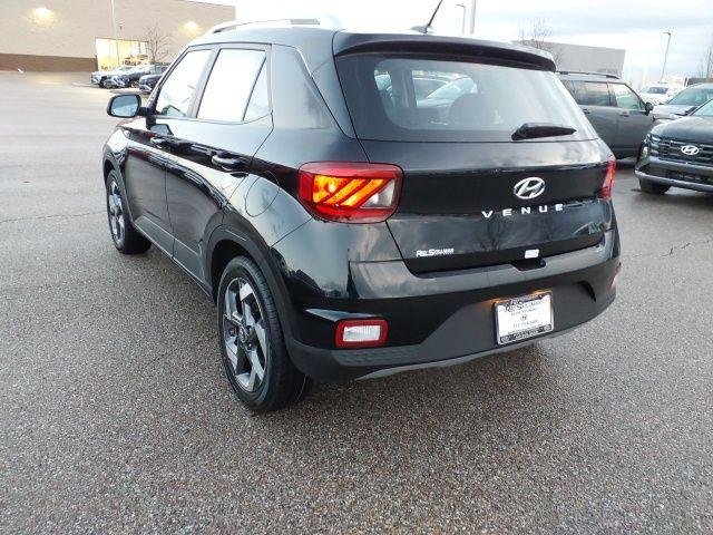 New 2026 Onyx Black Hyundai SEL image 8