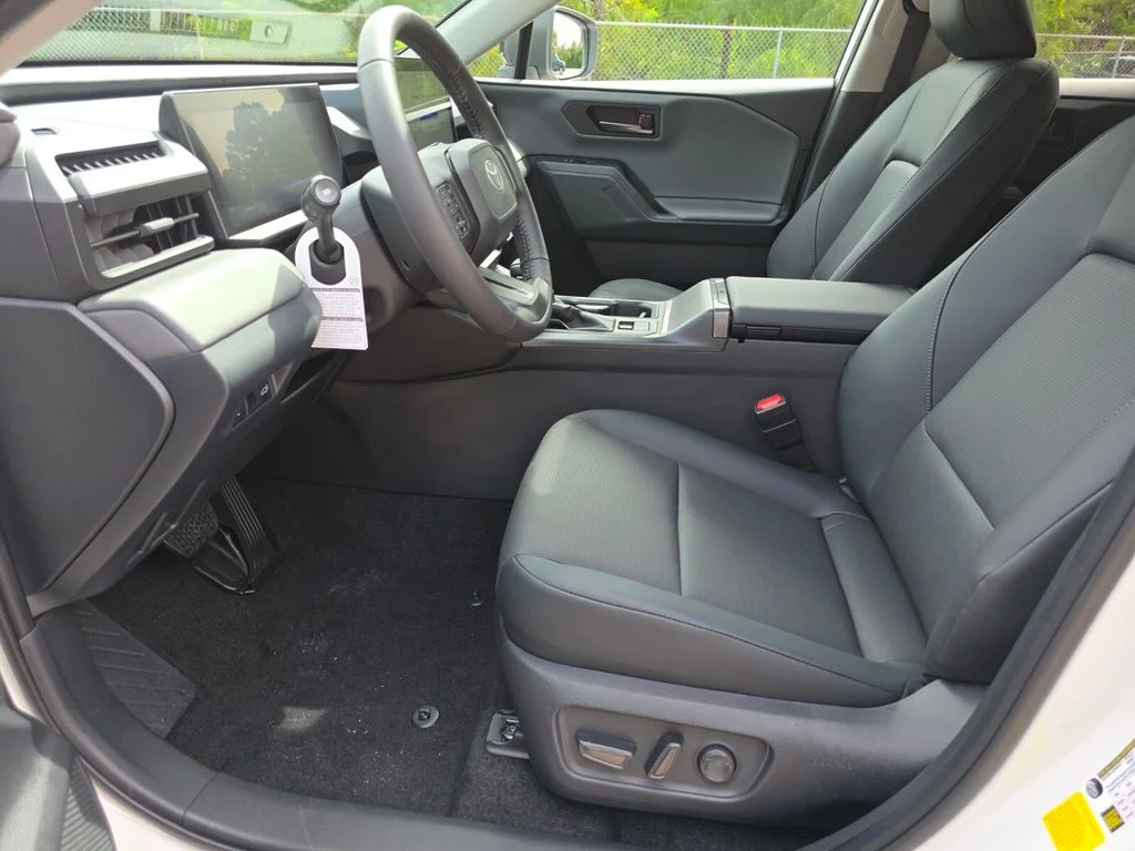 Used 2026 White Toyota XLE Premium image 25