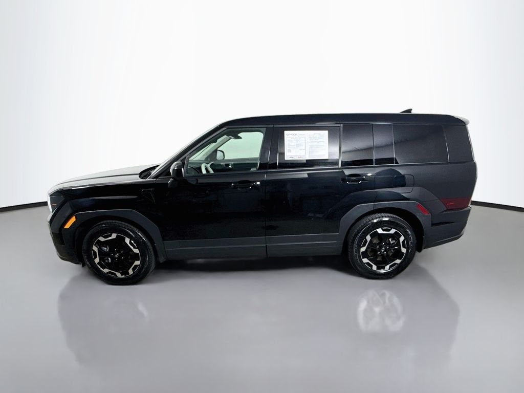 Used 2024 Phantom Black Hyundai SE image 4