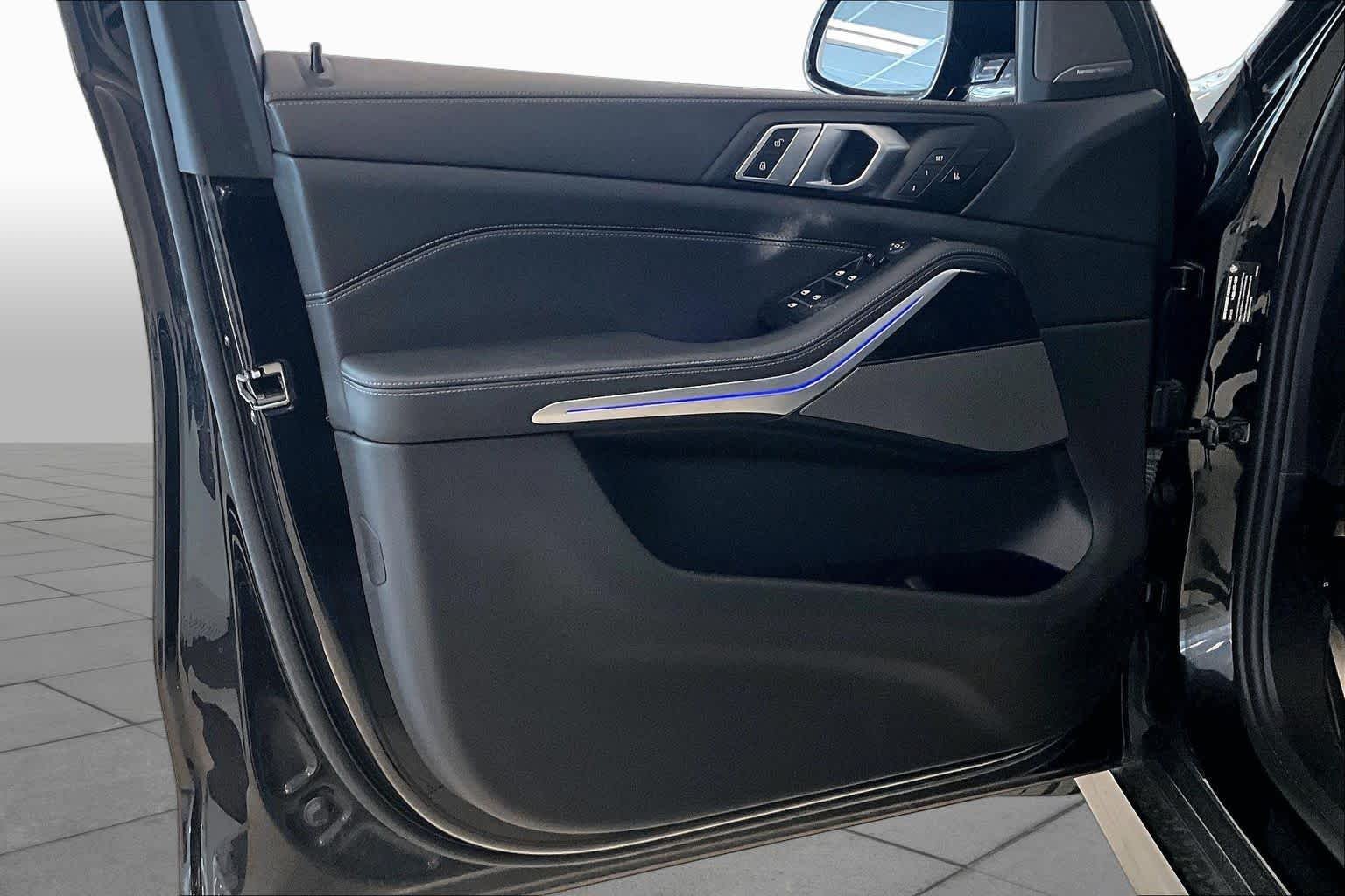 Used 2024 Black Sapphire Metallic BMW sDrive40i image 20