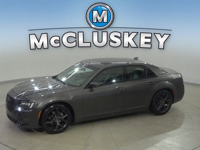 2023 Chrysler 300 S's photo