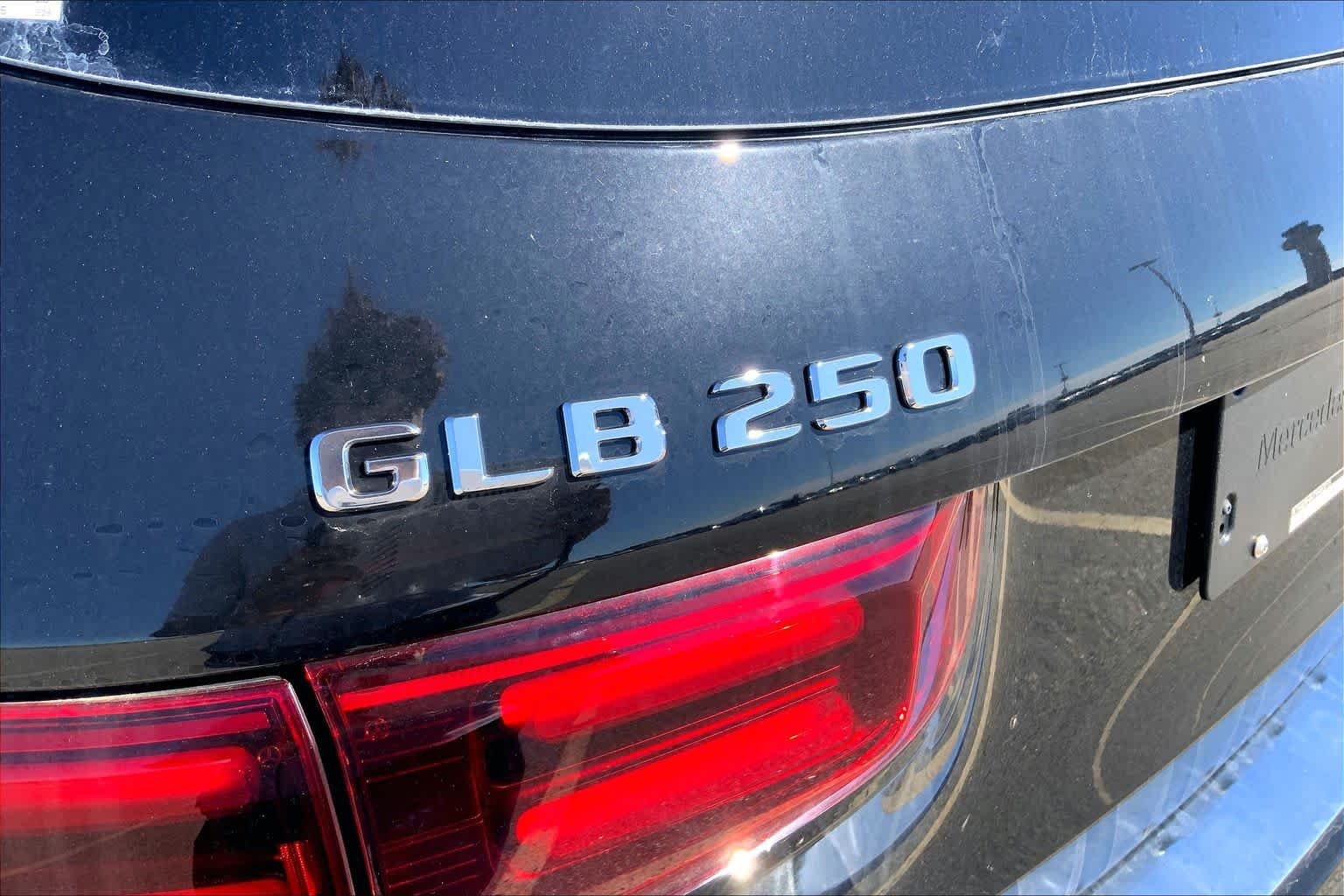 New 2026 Night Black Mercedes-Benz GLB 250 image 7