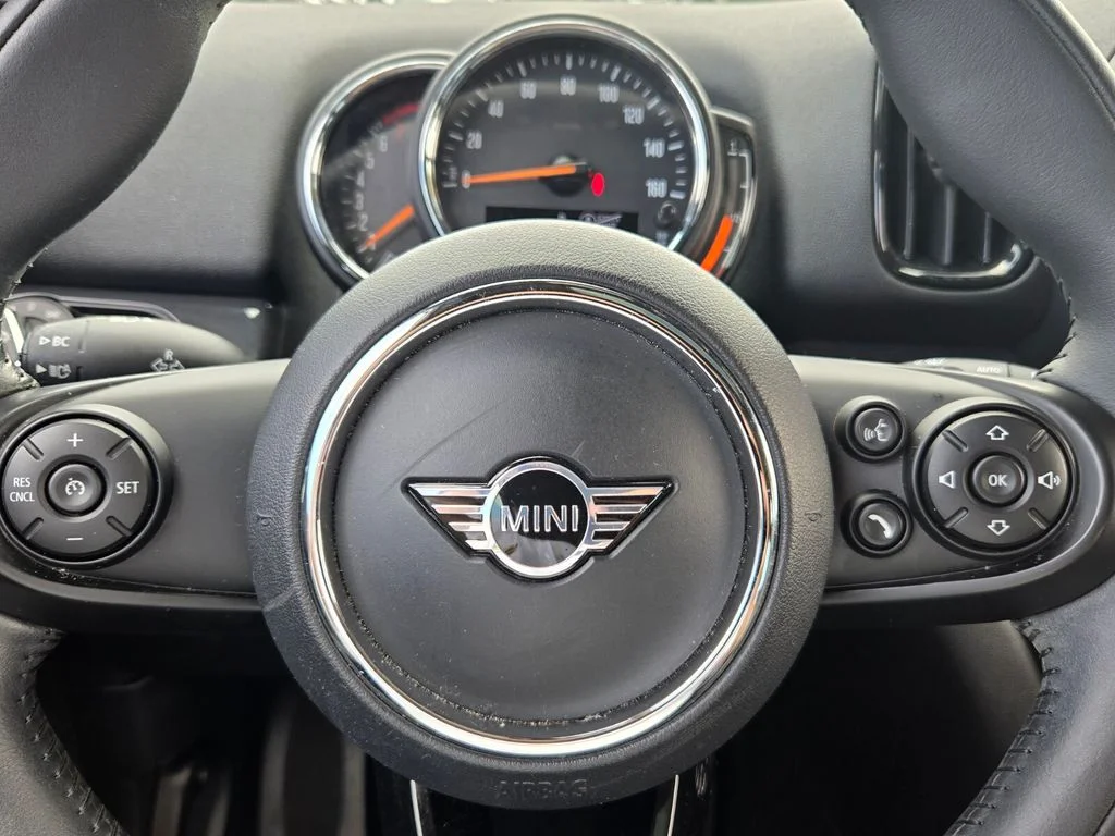 Used 2021 Silver MINI Oxford Edition image 26