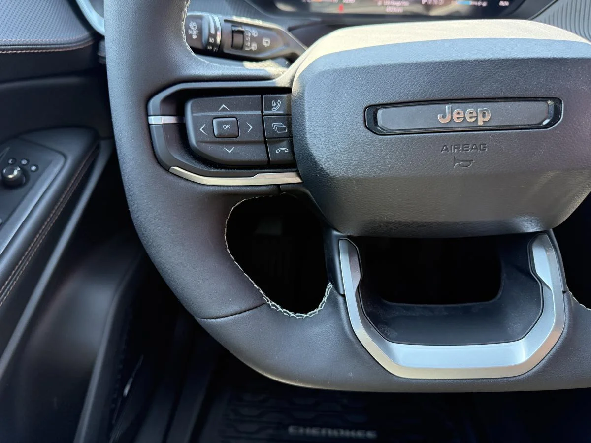 New 2026 White Jeep Overland image 33