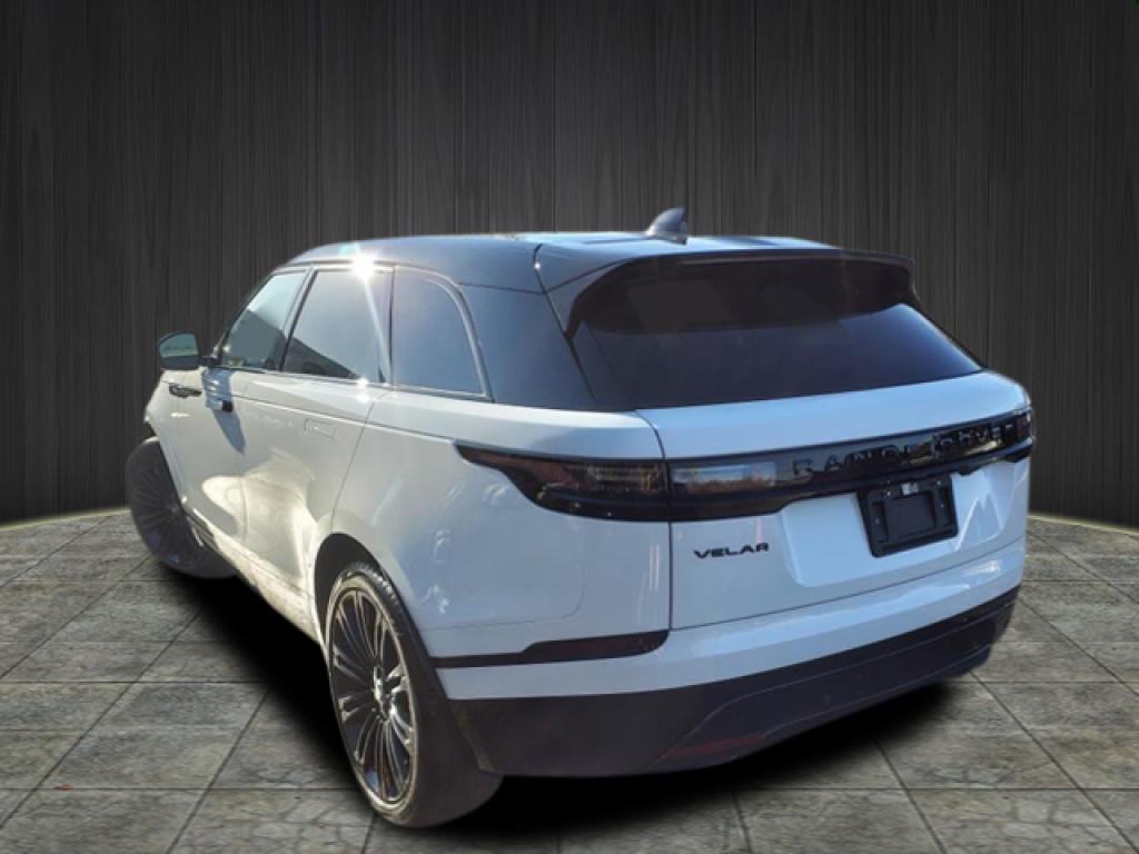 New 2025 Fuji White LAND ROVER Dynamic HSE image 3