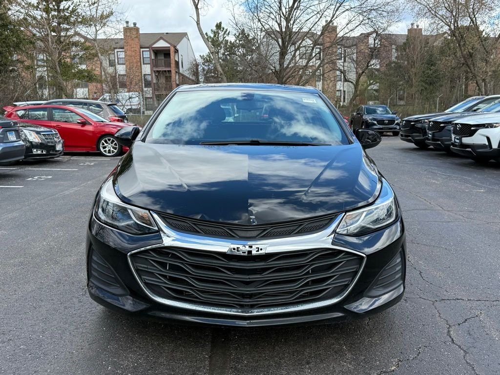 Used 2019 Chevrolet Cruze LT with VIN 3G1BE6SM4KS575946 for sale in Schaumburg, IL
