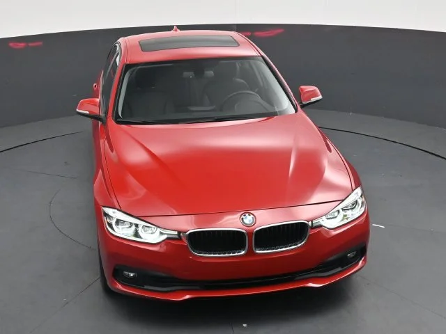 Used 2018 Red BMW 320i image 29