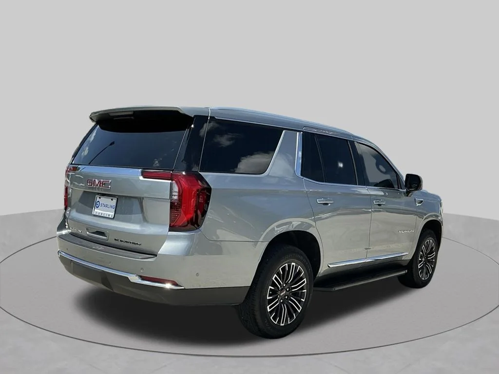 Used 2025 Silver GMC Elevation image 9