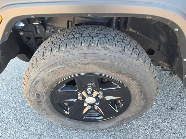Used 2023 Gray Jeep Sport S image 18