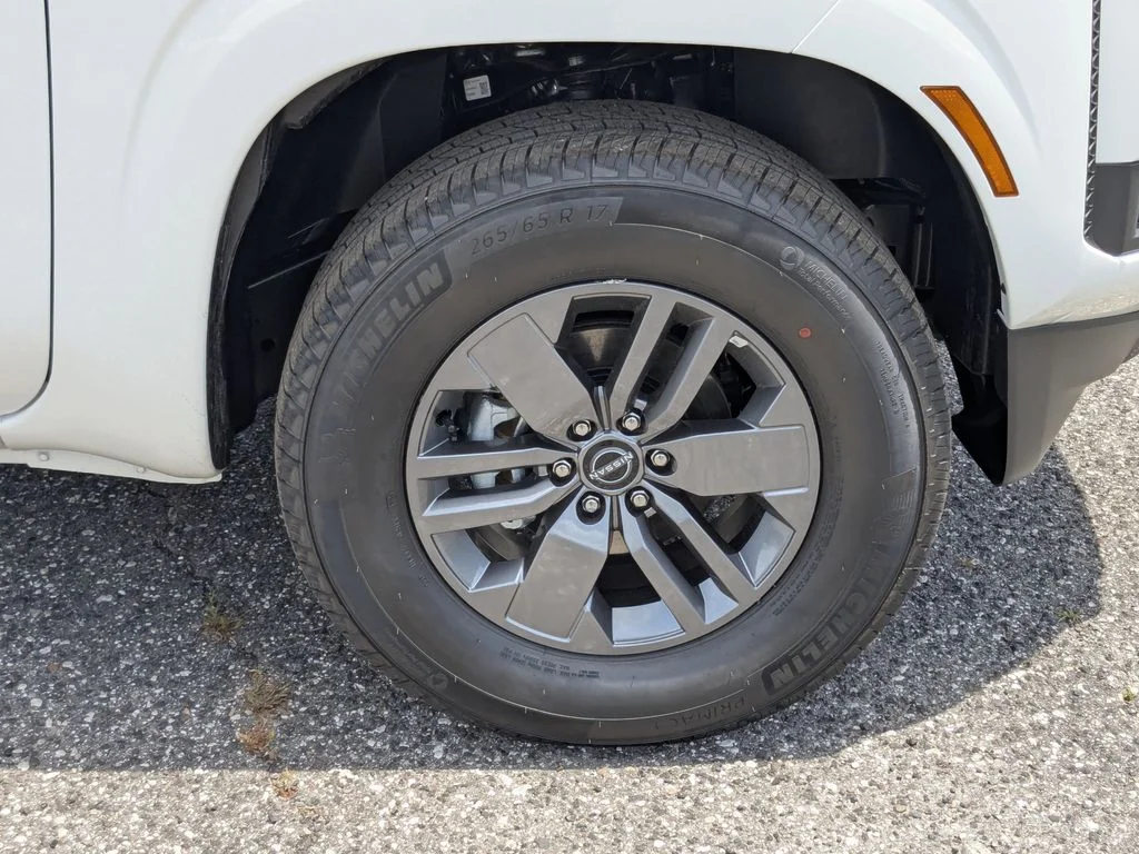 2025 Nissan Frontier SV - Photo 12