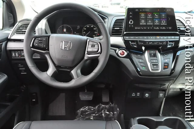 New 2026 Sonic Gray Pearl Honda Touring image 16