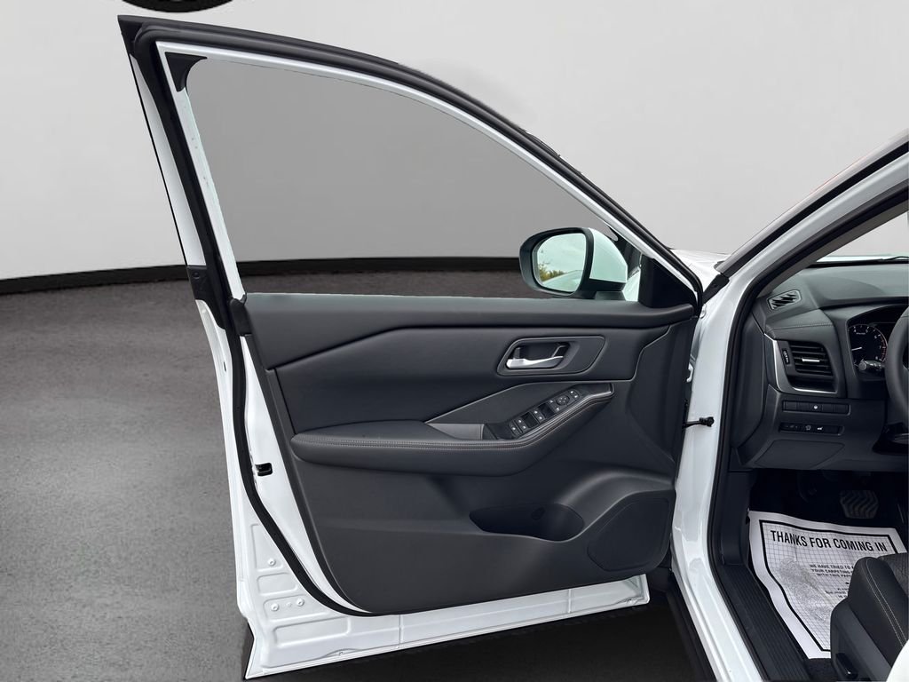 2026 Nissan Rogue SV - Photo 14